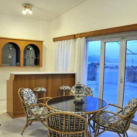 ヴィラ Elli カト・アルミリ